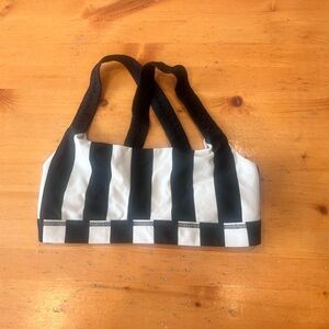 Lululemon size 6 sports bra
